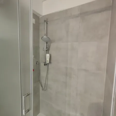 Petite Luxury -